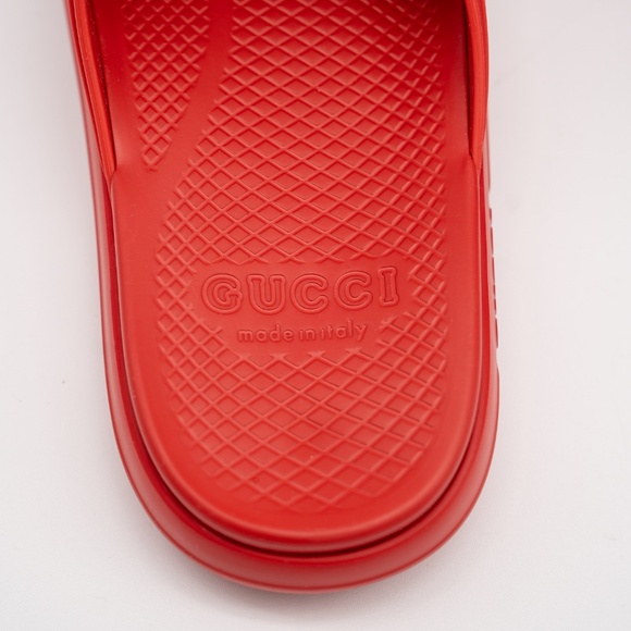 size 12G 12.5 US Gucci GG White Red Slides Sandals Interlocking Rubber - Picture 8 of 11